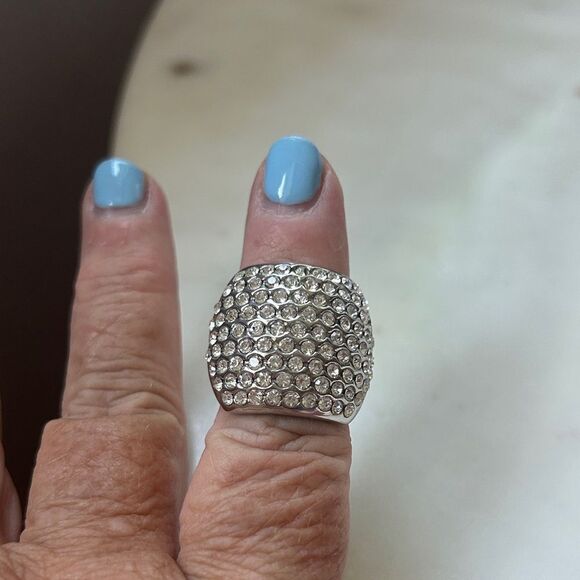 Elegant Silver Crystal Cocktail Ring size 7 - Picture 2 of 4
